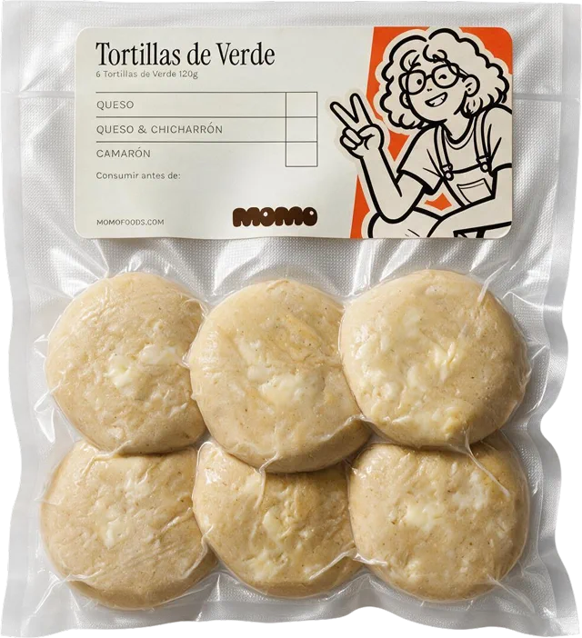 Funda sellada de seis tortillas de verde de queso, con la etiqueta de MOMO